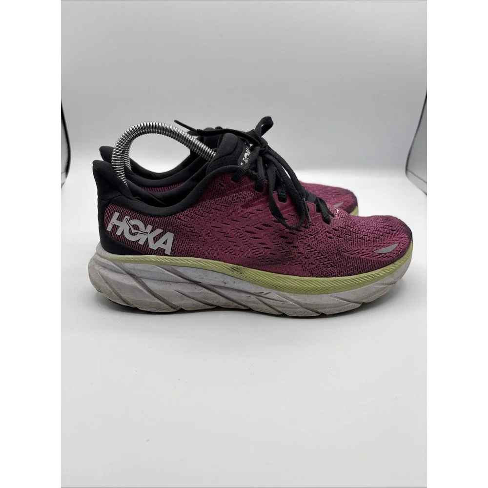 Hoka One One Clifton 8 Sneakers Womens Size 7B Pink Training Gym Athleisure READ